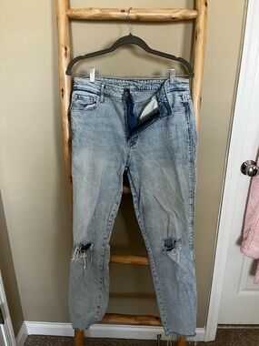 Old Navy Light Blue Distressed Boyfriend Jeans Tall